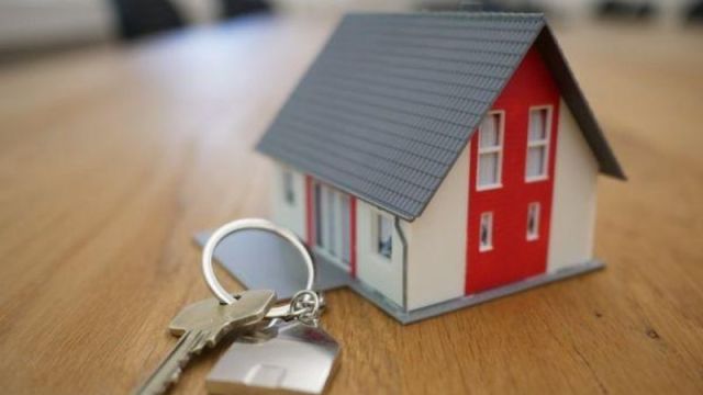 Number of properties coming to market "falls by 21%" 